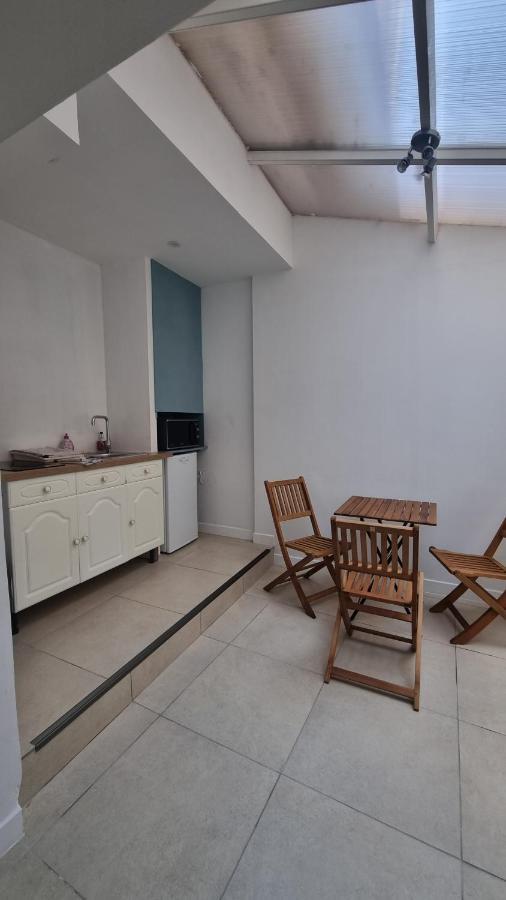 Appartement Calme Centre Ville A 80M Des Halles Narbonne Luaran gambar